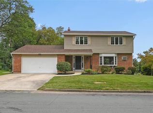7350 Hillcrest Dr, Macungie, PA 18062