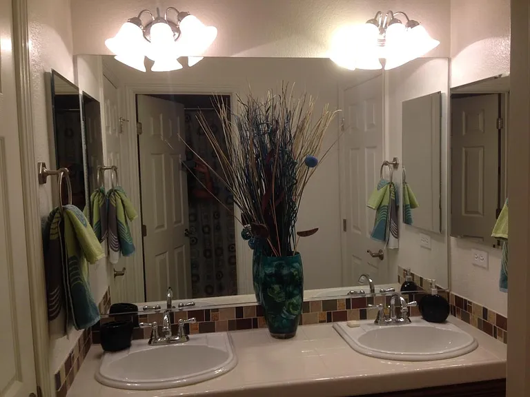 Upstairs bathroom