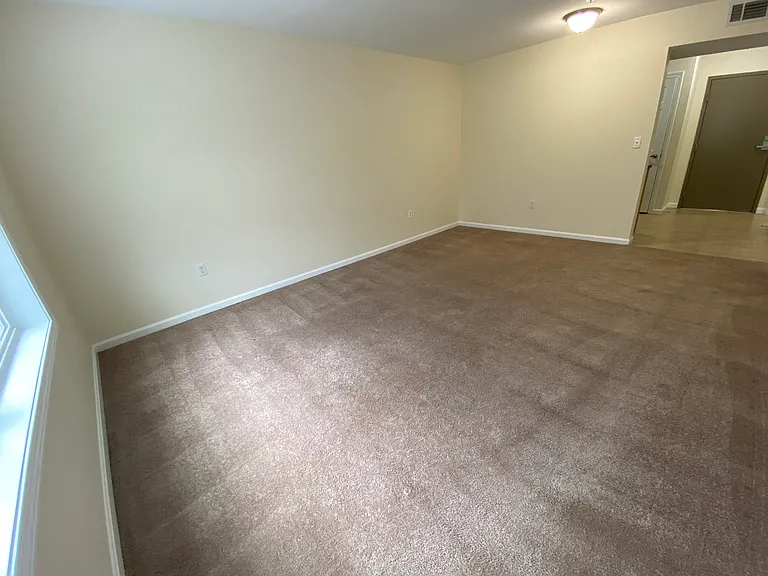 Redstone Apartments — Photo 24