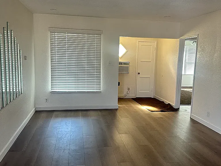 2404 N Bullis Rd — Photo 3