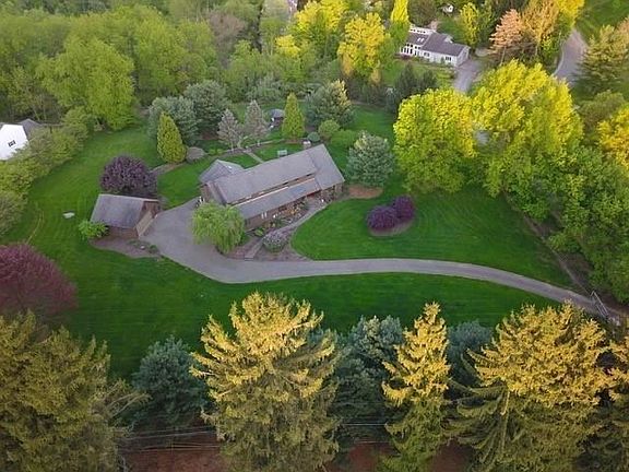 2nd image of 4801 Dargate Ln