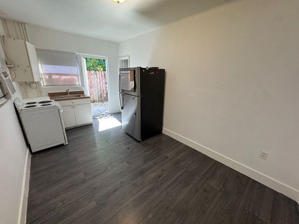 2700 SW 62nd Ave #5B