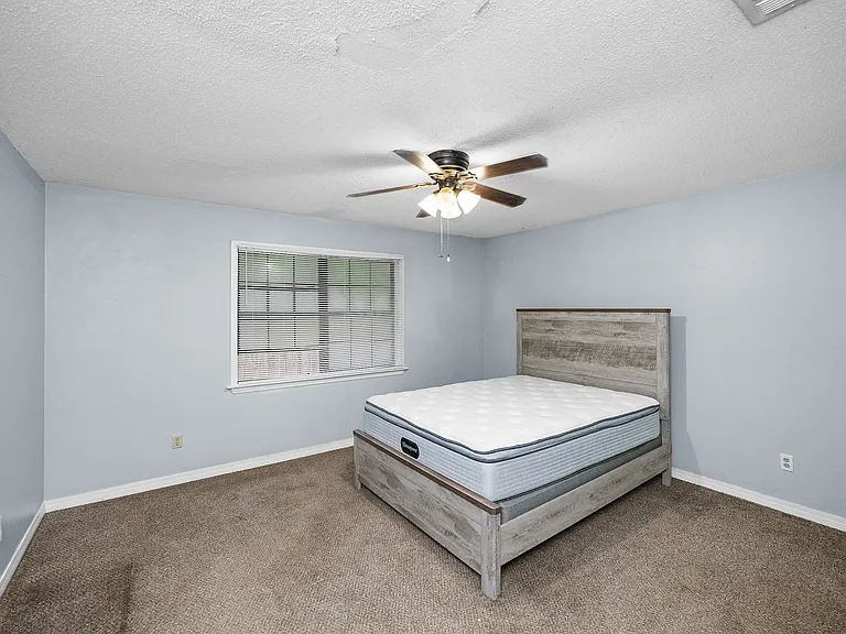 115 Donna Cir — Photo 18