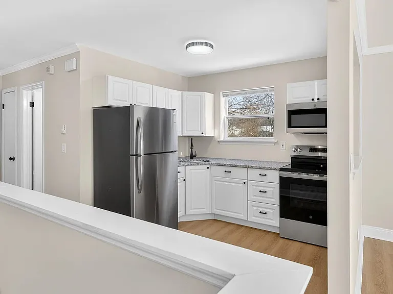 13 Sligo St #2 — Photo 2