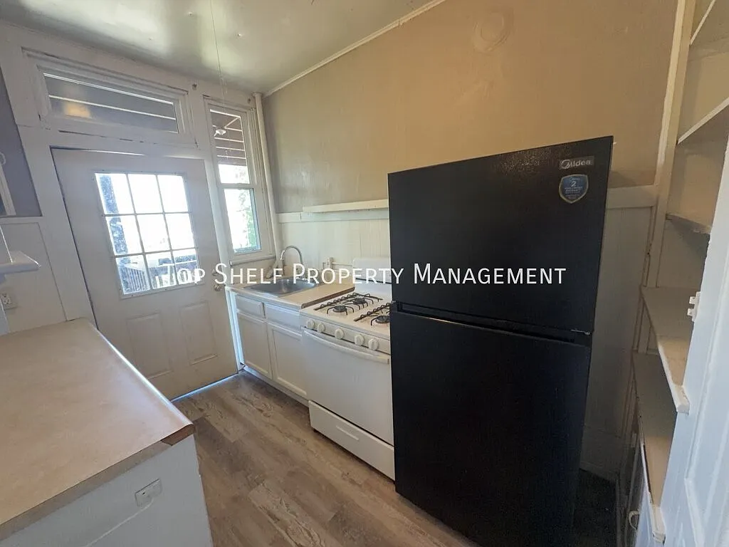 2 bed, 1000 sqft, $995 — Photo 4