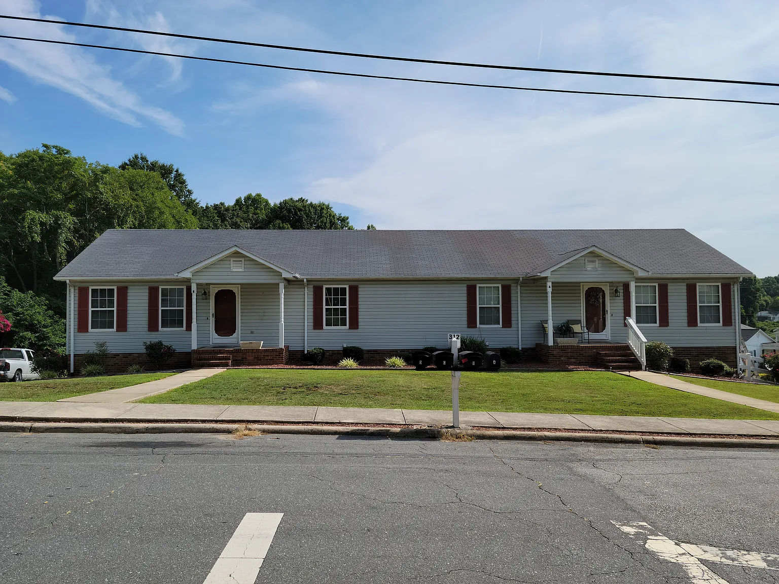2 bed, 902 sqft, $975 — Photo 1