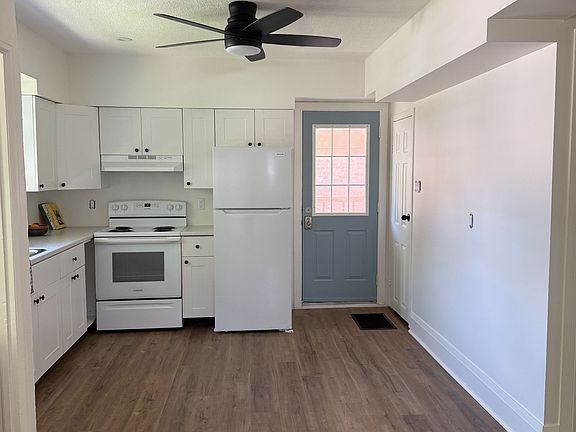 4th image of 458 Russell St