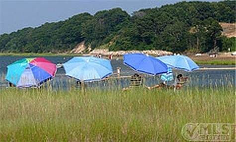 Jackknife Cove Beach on Pleasant Bay (with free parking) is close by