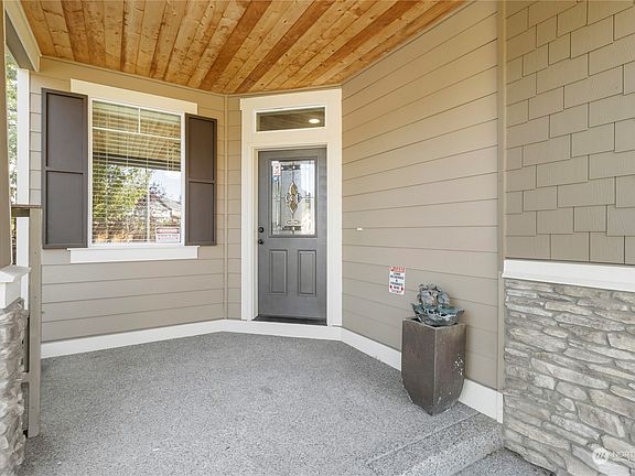 3rd image of 14211 Parkview Drive E