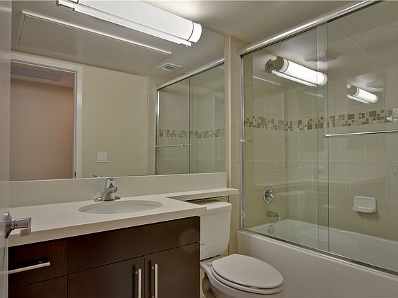 5th image of 10750 Missouri Ave