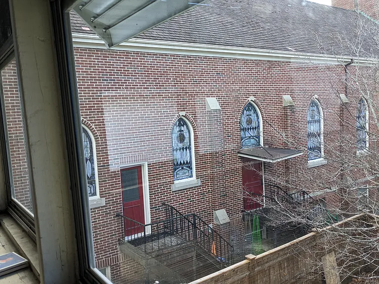 22 Edwards Sq — Photo 6