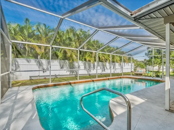 1881 Orangewood Ln, Sarasota, FL 34232