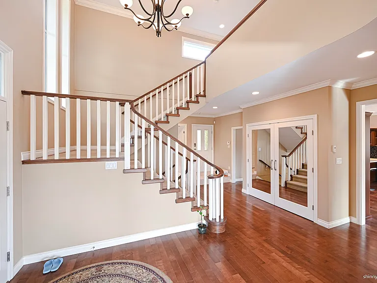 2557 Lawson Ave — Photo 22