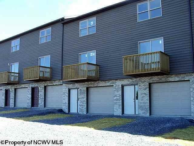 1st image of 4 Silver Creek Dr