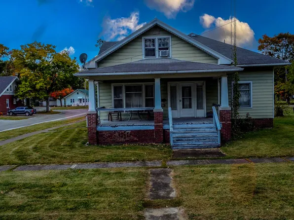 300 N Axtel Ave, Milford, IL 60953