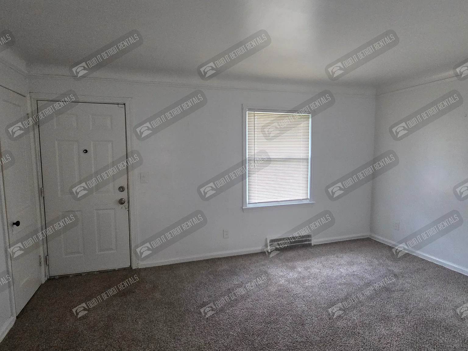 House - Bungalow — Photo 4