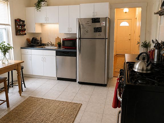 3rd image of 21 Cypress St #1
