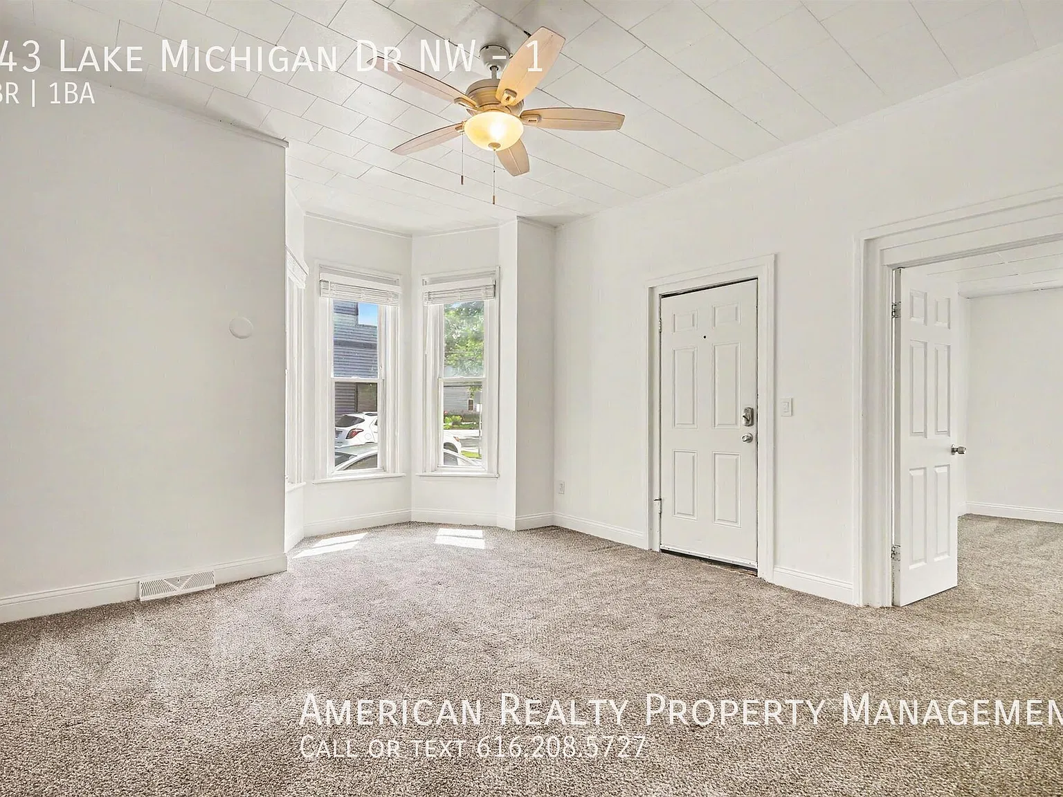 643 Lake Michigan Dr NW — Photo 2