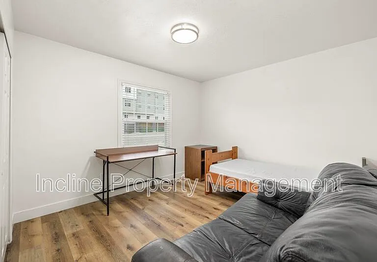 706 N 900 E — Photo 15