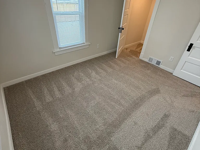 211 E Jefferson St — Photo 22