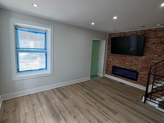 5th image of 4633 Fernhill Rd