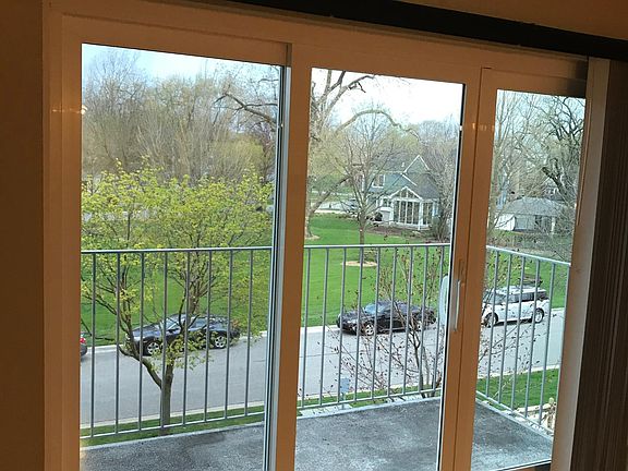 2nd image of 5125 Blodgett Ave APT 310