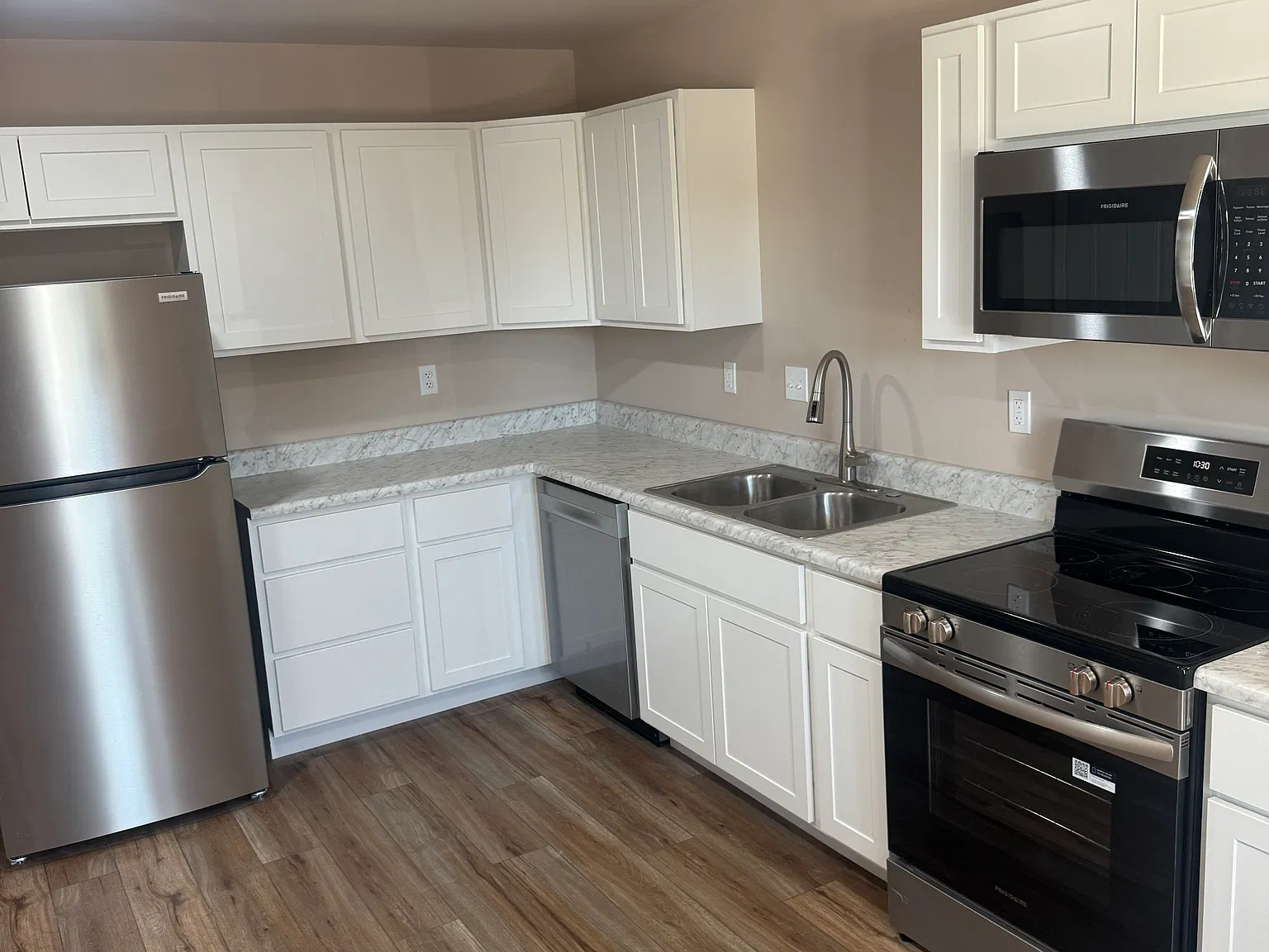 3 bed, 1150 sqft, $1,650 — Photo 2