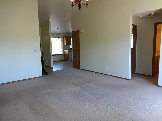846 NW Riverbow Ave — Photo 7