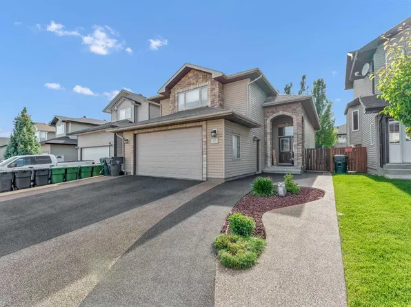 30 E Vista Close SE, Medicine Hat, AB T1B 0A9