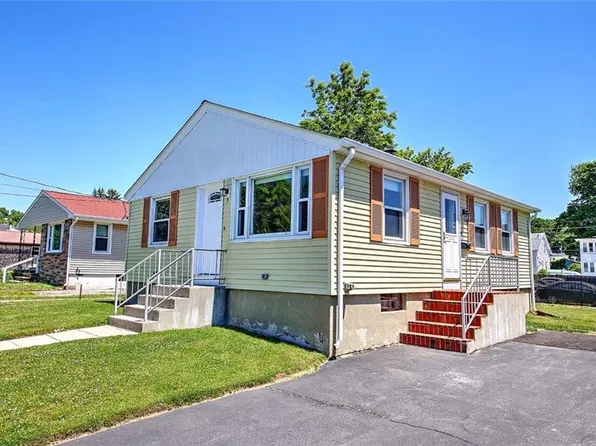 9 Custer Ave, Johnston, RI 02919