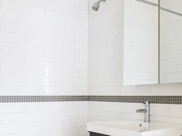 300 East 34th Street image 7 of 47