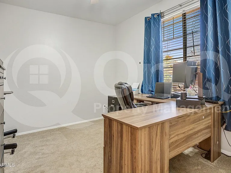 1674 E Aloe Pl — Photo 11