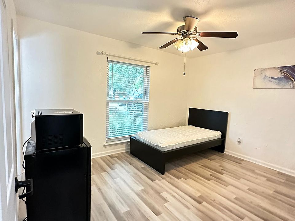 1st image of 419 Teakwood Dr