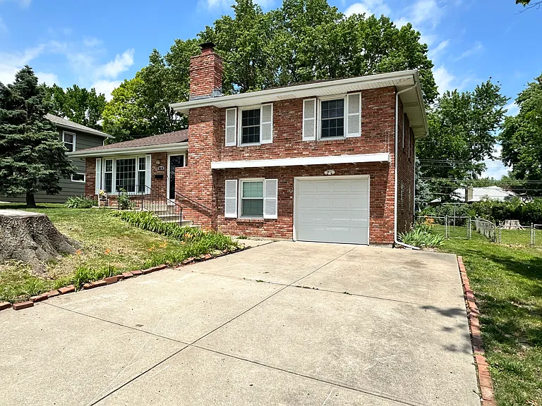 8810 W 94th St — Photo 3