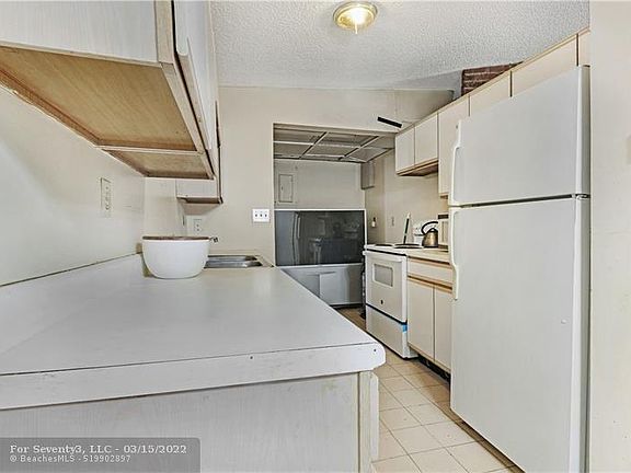 5th image of 612 SW 76th Ter