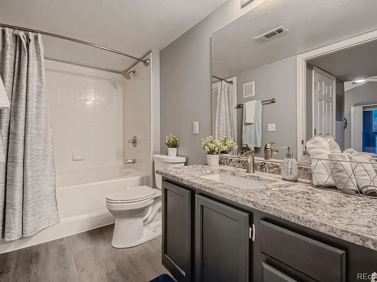 1090 Opal St #202 — Photo 5