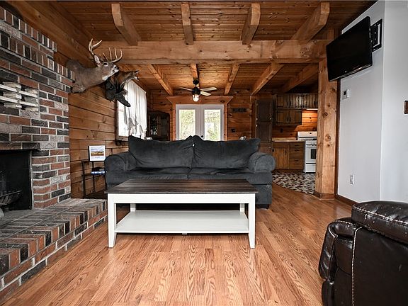 4th image of 9049 Roberts Hollow Rd