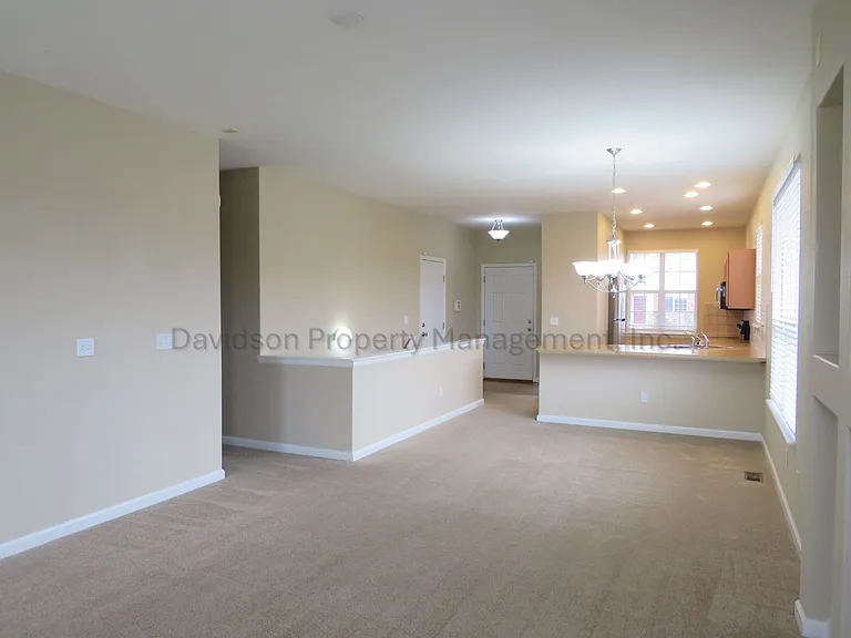 7641 Autumn Knoll Dr — Photo 5