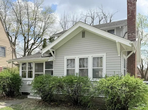 304 E Kirkwood Ave, Fairfield, IA 52556