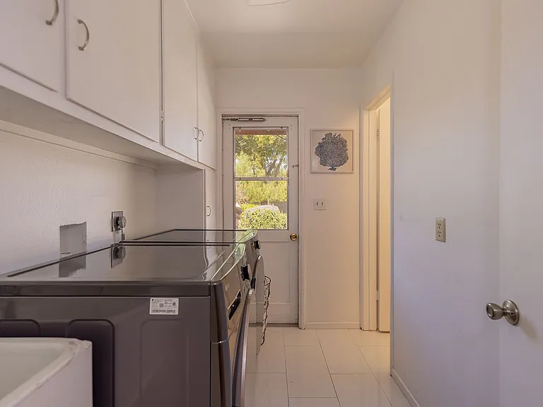12239 Sisar Rd — Photo 14