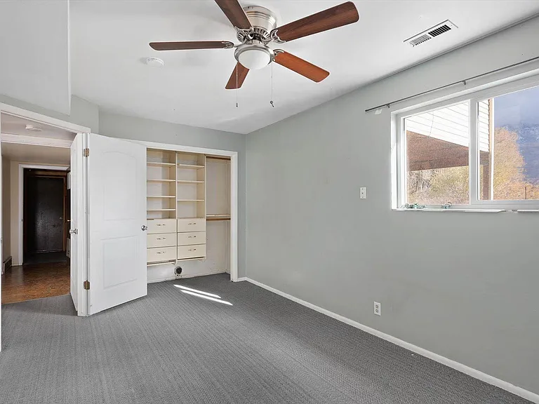 209 S 1100 E — Photo 28