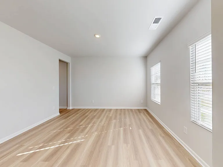 Quinn Residences at Snapping Shoals — Photo 81