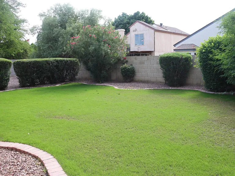 88 S Tercera Pl — Photo 3