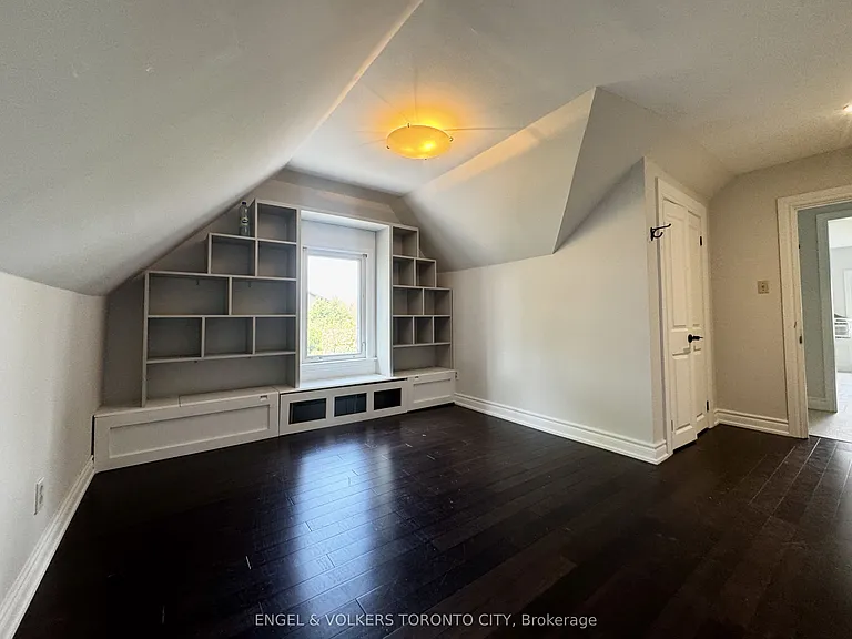 185 Rumble Ave #2 — Photo 2