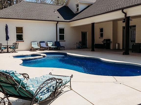 2nd image of 1340 Mount Pleasant Rd