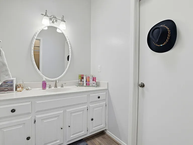 701 Oakland Hills Ln — Photo 21
