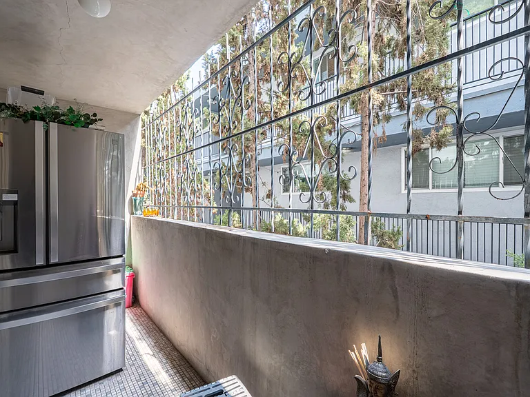 1124 N La Cienega Blvd #108 — Photo 15