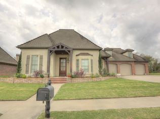 300 Dunnottar Pl, Lafayette, LA 70503