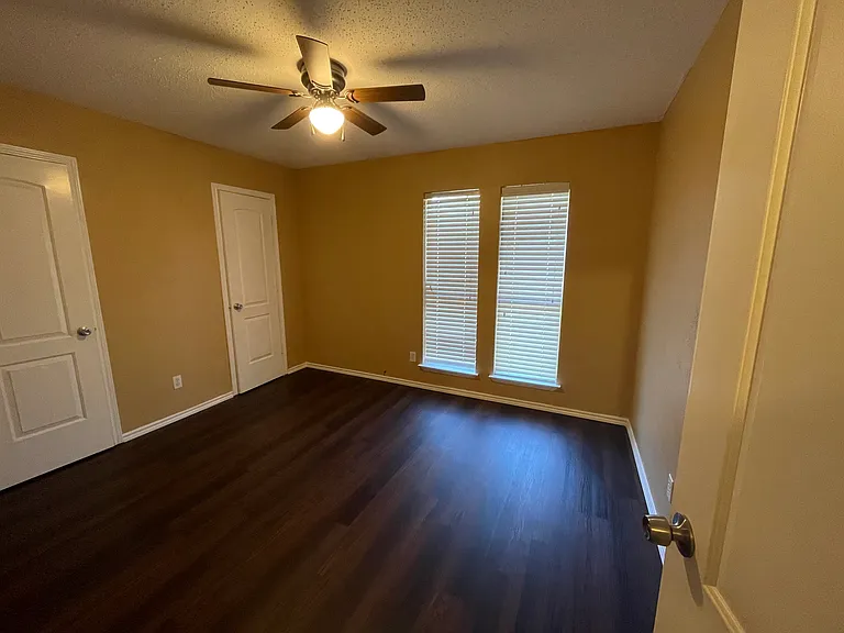 608 Coolwood Ln — Photo 9