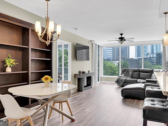 3rd image of 3338 Peachtree Rd NE APT 508